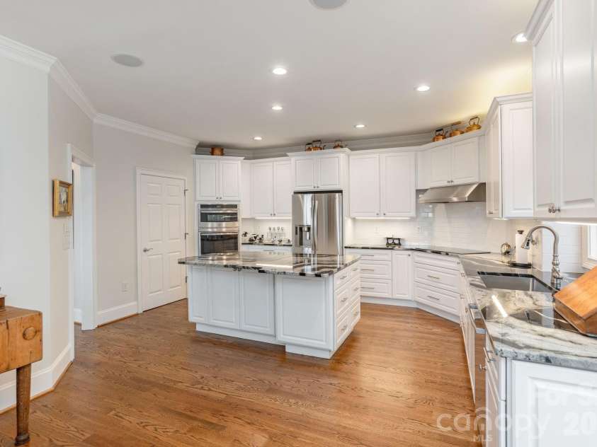 135 POPLAR Loop, Flat Rock, NC 28731.  MLS# CAR4278408, YatesRealty ID 686. 