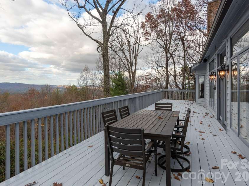 135 POPLAR Loop, Flat Rock, NC 28731.  MLS# CAR4278408, YatesRealty ID 686. 