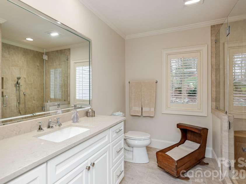 135 POPLAR Loop, Flat Rock, NC 28731.  MLS# CAR4278408, YatesRealty ID 686. 
