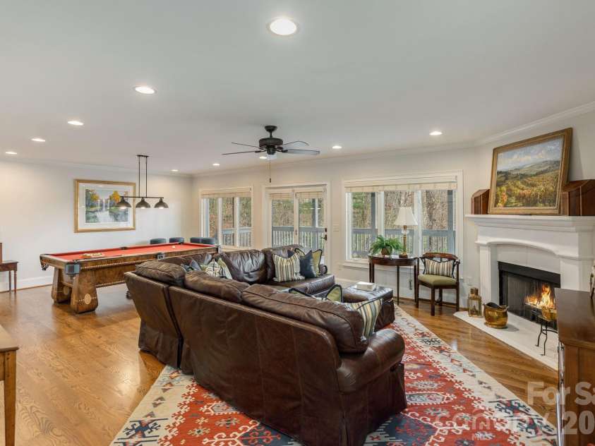 135 POPLAR Loop, Flat Rock, NC 28731.  MLS# CAR4278408, YatesRealty ID 686. 