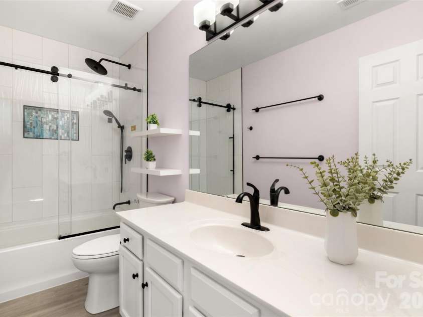 1828 Kilkenny Drive, Clover, SC 29710.  MLS# CAR4316666, YatesRealty ID 6860. Full bathroom on second level