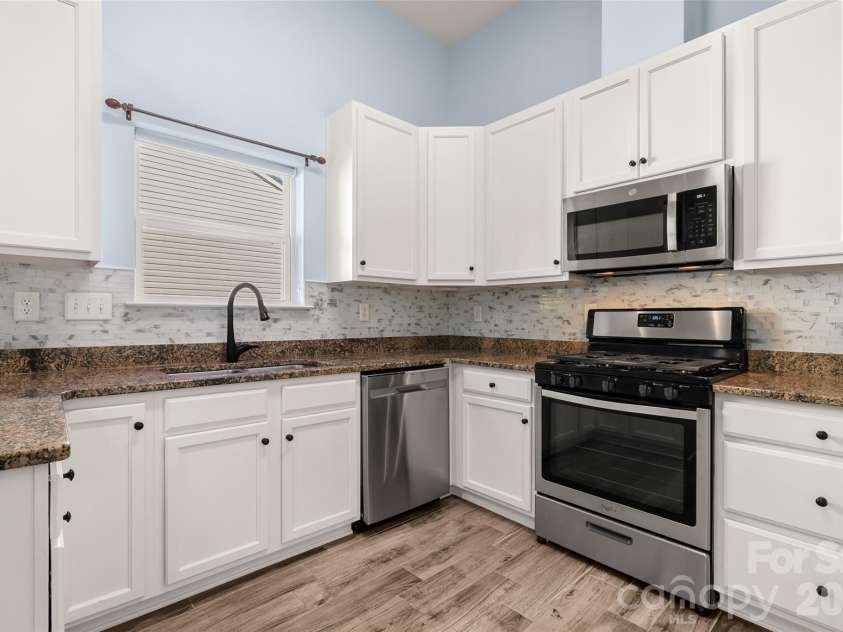 1828 Kilkenny Drive, Clover, SC 29710.  MLS# CAR4316666, YatesRealty ID 6860. Kitchen