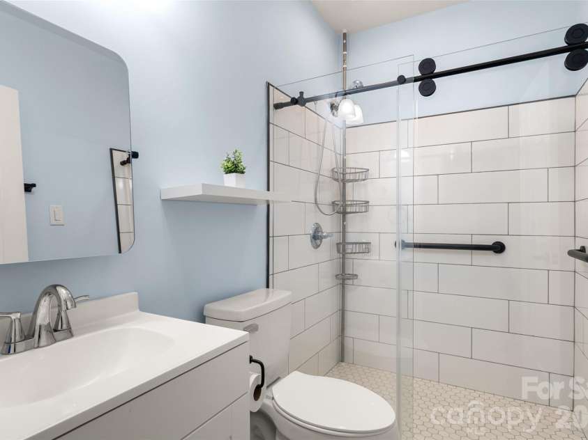 1828 Kilkenny Drive, Clover, SC 29710.  MLS# CAR4316666, YatesRealty ID 6860. Second primary bathroom on main level
