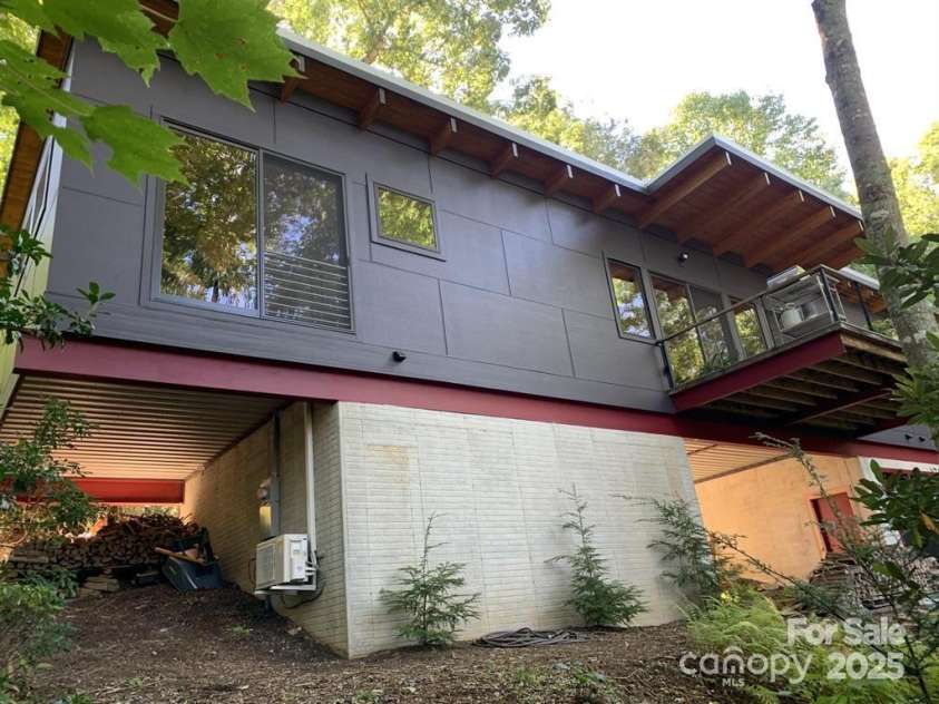 448 Mt. Mitchell Drive, Burnsville, NC 28714.  MLS# CAR4228141, YatesRealty ID 6860. 