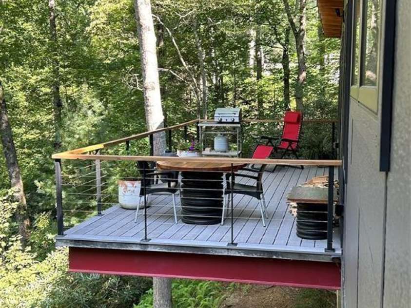 448 Mt. Mitchell Drive, Burnsville, NC 28714.  MLS# CAR4228141, YatesRealty ID 6860. 
