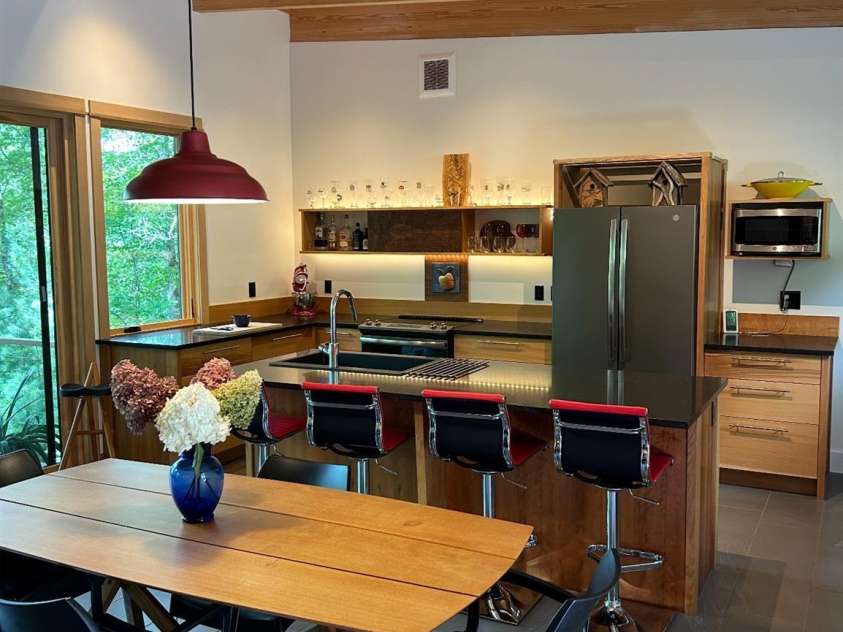 448 Mt. Mitchell Drive, Burnsville, NC 28714.  MLS# CAR4228141, YatesRealty ID 6860. 