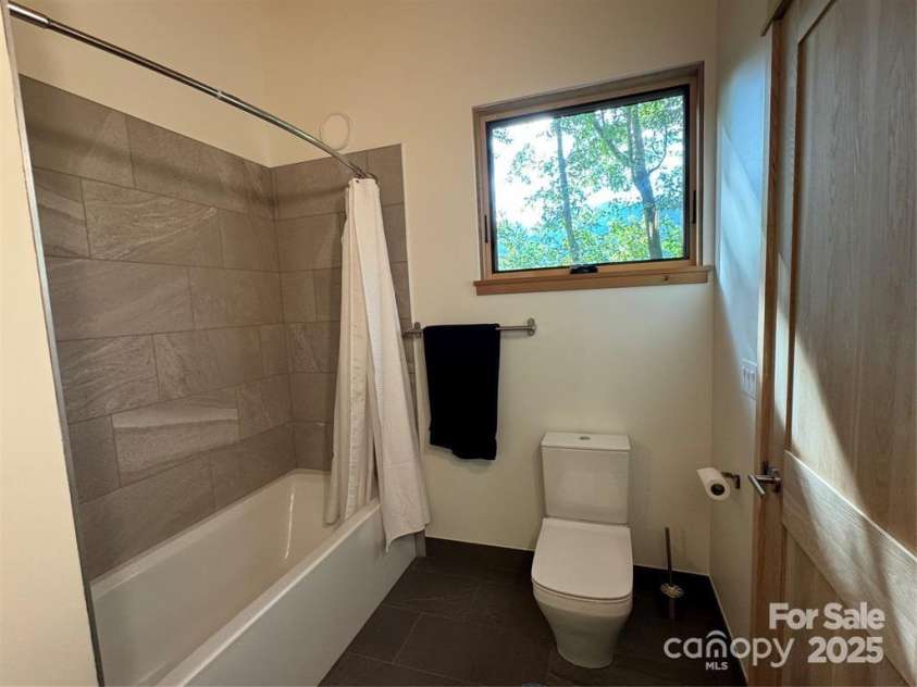 448 Mt. Mitchell Drive, Burnsville, NC 28714.  MLS# CAR4228141, YatesRealty ID 6860. 