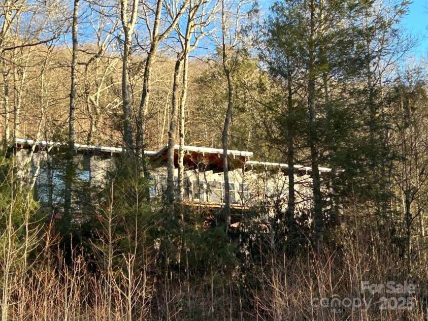 448 Mt. Mitchell Drive, Burnsville, NC 28714.  MLS# CAR4228141, YatesRealty ID 6860. 