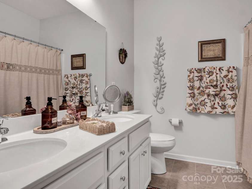 3129 Bridgewater Street, Lancaster, SC 29720.  MLS# CAR4315442, YatesRealty ID 6861. Bathroom #2