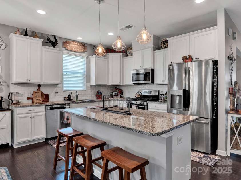 3129 Bridgewater Street, Lancaster, SC 29720.  MLS# CAR4315442, YatesRealty ID 6861. Kitchen island