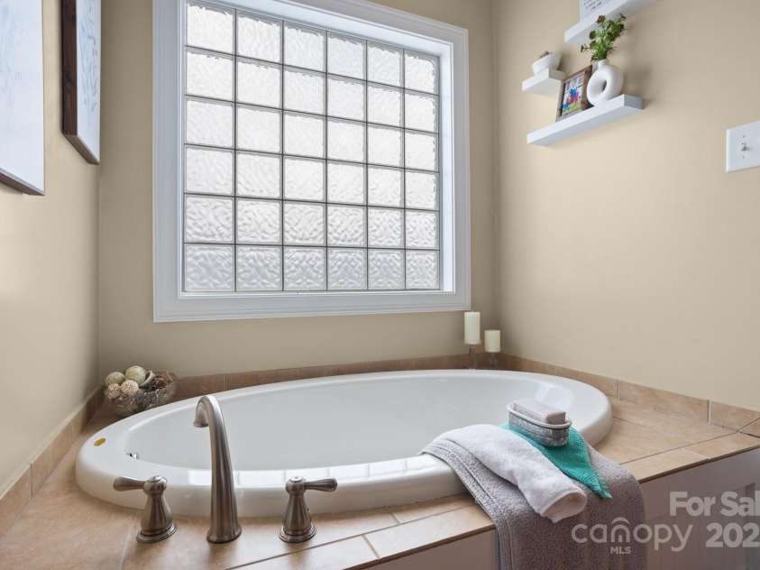 104 Castle Pines Lane, Statesville, NC 28625.  MLS# CAR4150800, YatesRealty ID 6862. 