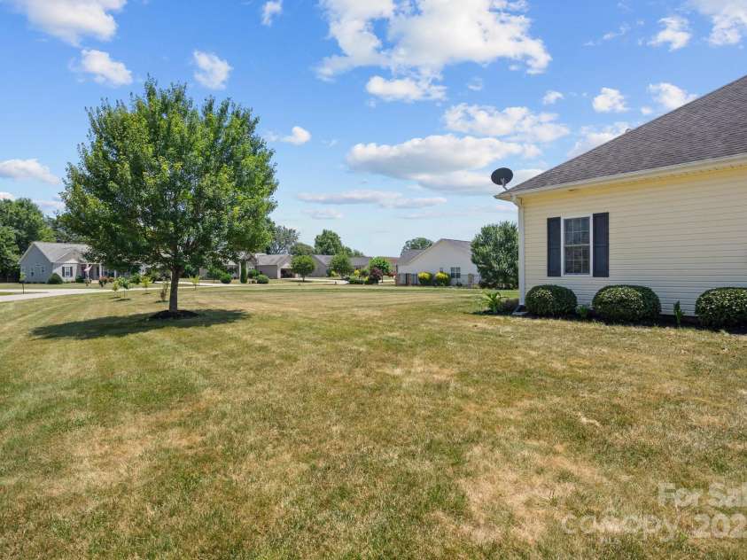 104 Castle Pines Lane, Statesville, NC 28625.  MLS# CAR4150800, YatesRealty ID 6862. 