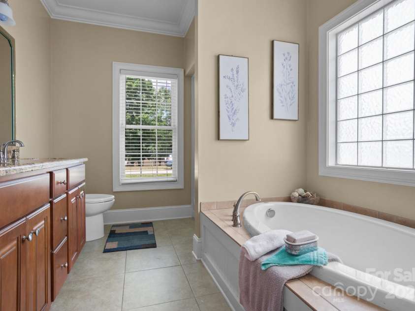 104 Castle Pines Lane, Statesville, NC 28625.  MLS# CAR4150800, YatesRealty ID 6862. Master Bathroom