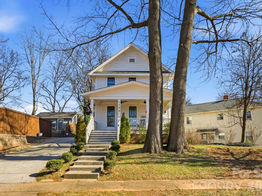 1700 Westbrook Drive, Charlotte, NC 28208.  MLS# CAR4339908, YatesRealty ID 6862. 