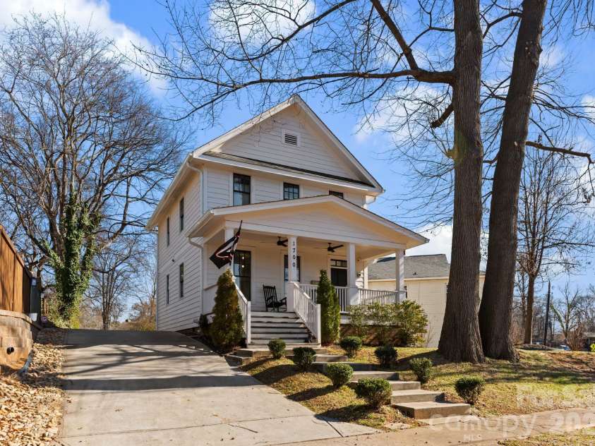 1700 Westbrook Drive, Charlotte, NC 28208.  MLS# CAR4339908, YatesRealty ID 6862. 