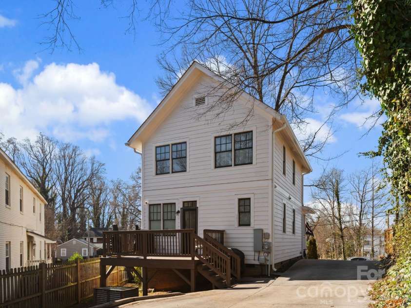 1700 Westbrook Drive, Charlotte, NC 28208.  MLS# CAR4339908, YatesRealty ID 6862. 
