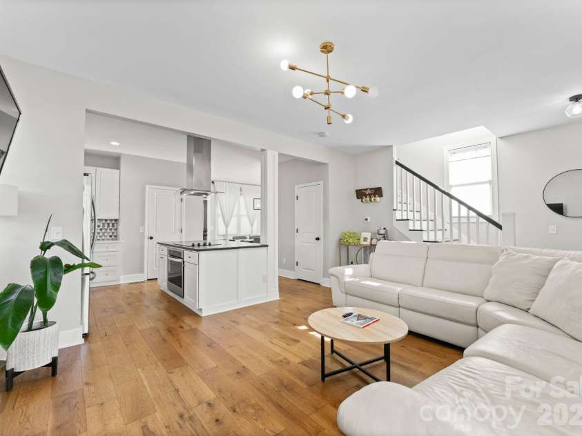 1700 Westbrook Drive, Charlotte, NC 28208.  MLS# CAR4339908, YatesRealty ID 6862. 