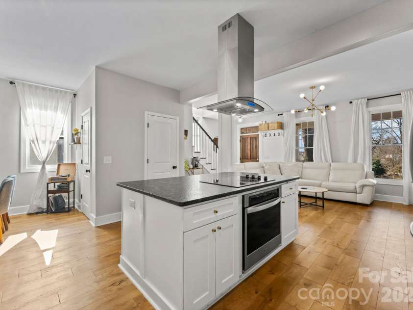 1700 Westbrook Drive, Charlotte, NC 28208.  MLS# CAR4339908, YatesRealty ID 6862. 