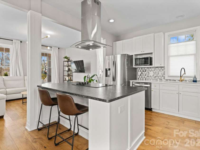 1700 Westbrook Drive, Charlotte, NC 28208.  MLS# CAR4339908, YatesRealty ID 6862. 