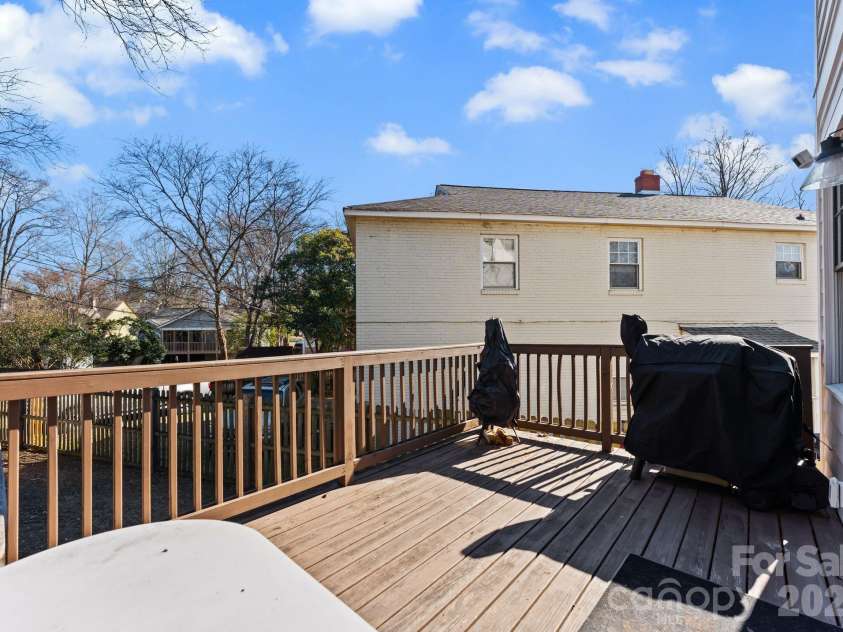 1700 Westbrook Drive, Charlotte, NC 28208.  MLS# CAR4339908, YatesRealty ID 6862. 