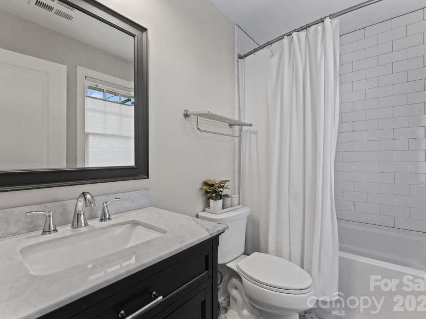 1700 Westbrook Drive, Charlotte, NC 28208.  MLS# CAR4339908, YatesRealty ID 6862. 