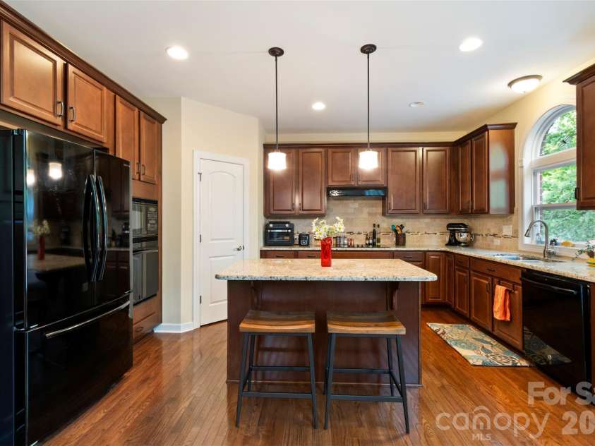 18021 Pawleys Plantation Lane, Charlotte, NC 28278.  MLS# CAR4348853, YatesRealty ID 6864. 