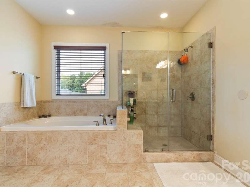 18021 Pawleys Plantation Lane, Charlotte, NC 28278.  MLS# CAR4348853, YatesRealty ID 6864. 