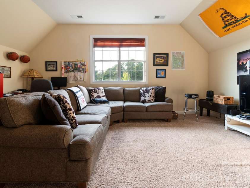 18021 Pawleys Plantation Lane, Charlotte, NC 28278.  MLS# CAR4348853, YatesRealty ID 6864. 