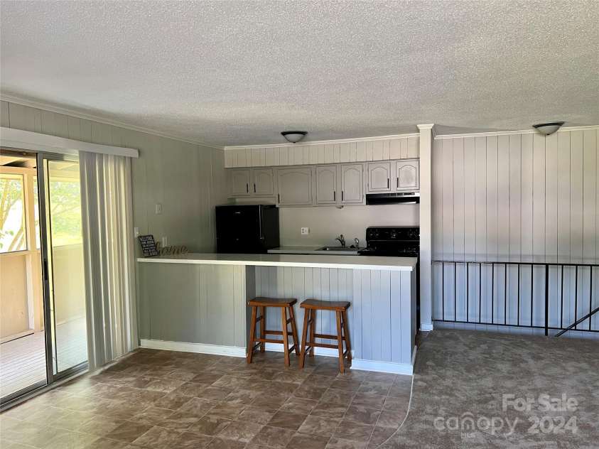 2351 5th Street, Hickory, NC 28601.  MLS# CAR4128856, YatesRealty ID 6864. 