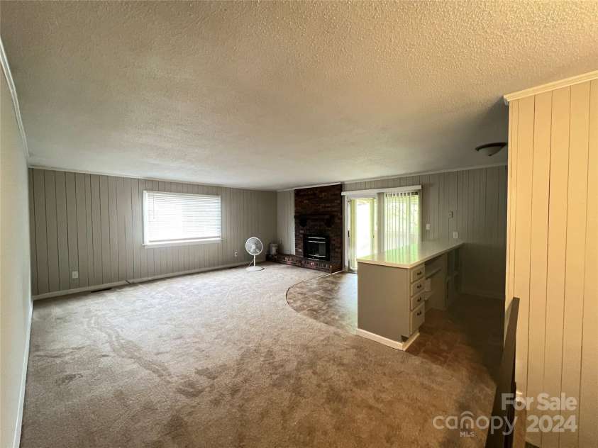 2351 5th Street, Hickory, NC 28601.  MLS# CAR4128856, YatesRealty ID 6864. 