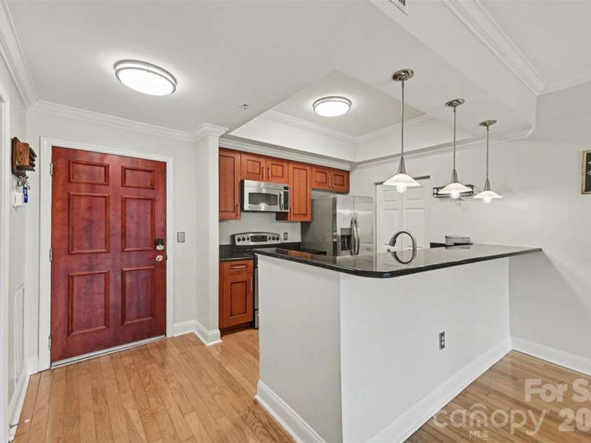 300 5th Street, Charlotte, NC 28202.  MLS# CAR4355060, YatesRealty ID 6865. 
