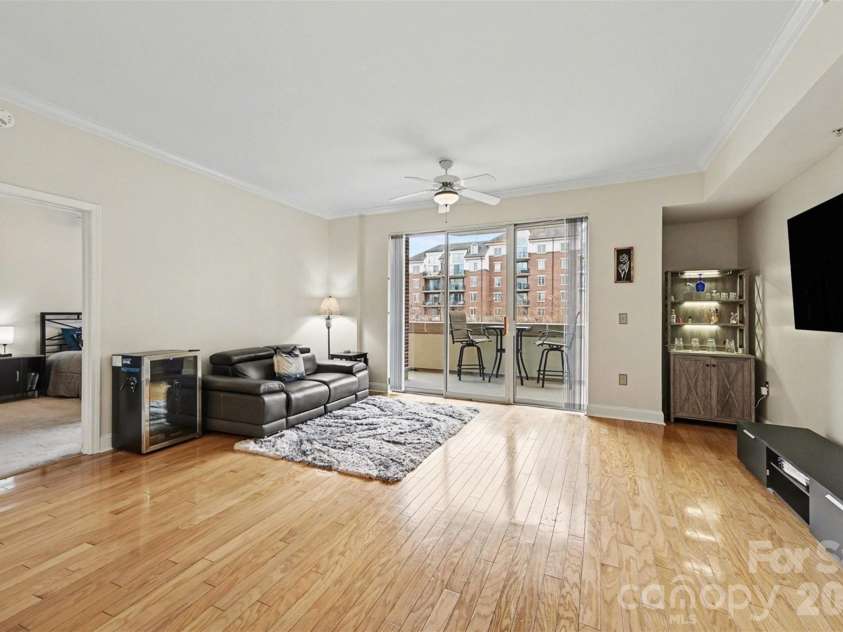 300 5th Street, Charlotte, NC 28202.  MLS# CAR4355060, YatesRealty ID 6865. 