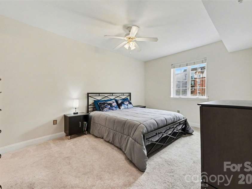 300 5th Street, Charlotte, NC 28202.  MLS# CAR4355060, YatesRealty ID 6865. 