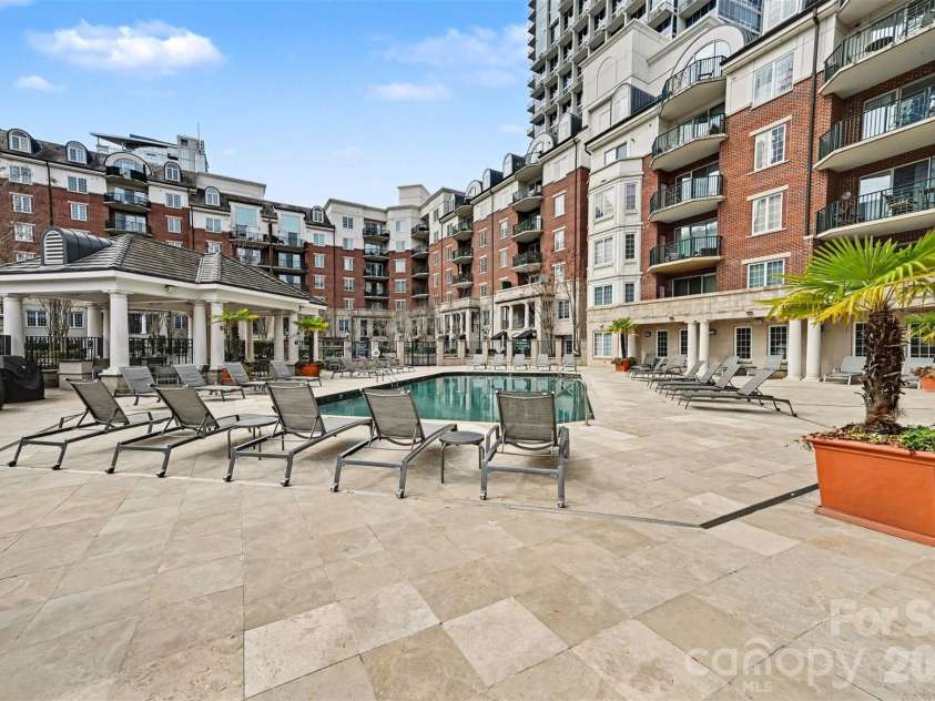 300 5th Street, Charlotte, NC 28202.  MLS# CAR4355060, YatesRealty ID 6865. 