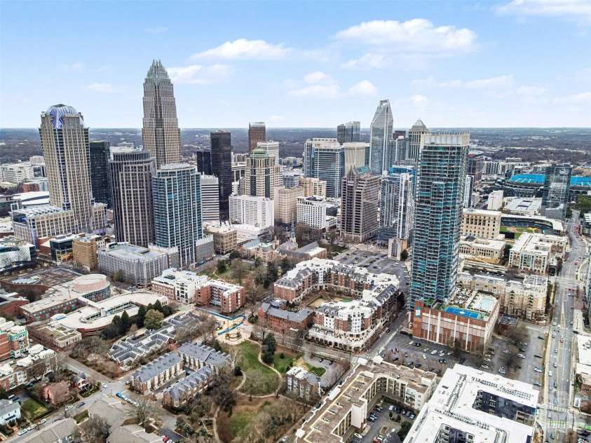 300 5th Street, Charlotte, NC 28202.  MLS# CAR4355060, YatesRealty ID 6865. 