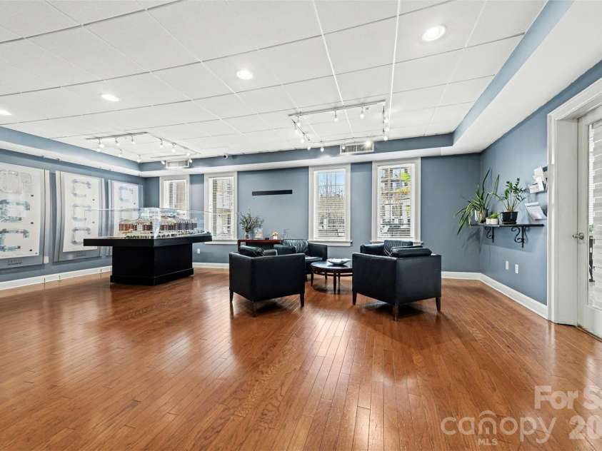 300 5th Street, Charlotte, NC 28202.  MLS# CAR4355060, YatesRealty ID 6865. 