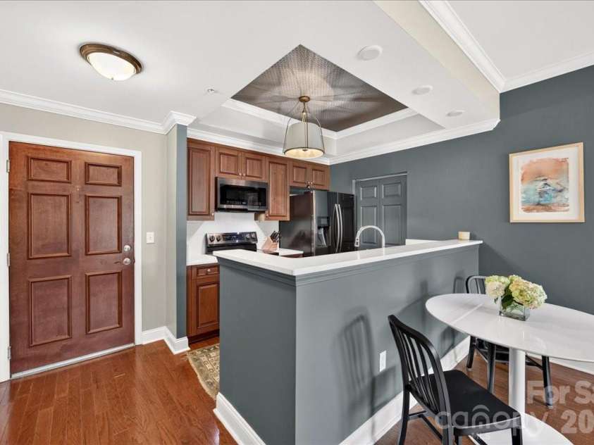 300 5th Street, Charlotte, NC 28202.  MLS# CAR4417454, YatesRealty ID 6865. 