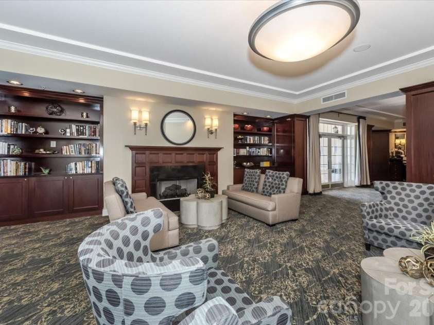 300 5th Street, Charlotte, NC 28202.  MLS# CAR4417454, YatesRealty ID 6865. 