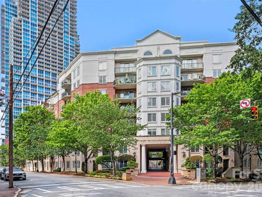 300 5th Street, Charlotte, NC 28202.  MLS# CAR4421871, YatesRealty ID 6865. 
