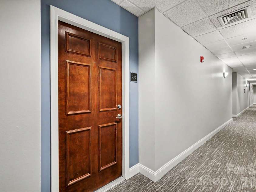 300 5th Street, Charlotte, NC 28202.  MLS# CAR4421871, YatesRealty ID 6865. 