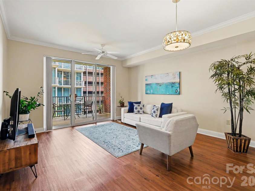 300 5th Street, Charlotte, NC 28202.  MLS# CAR4421871, YatesRealty ID 6865. 