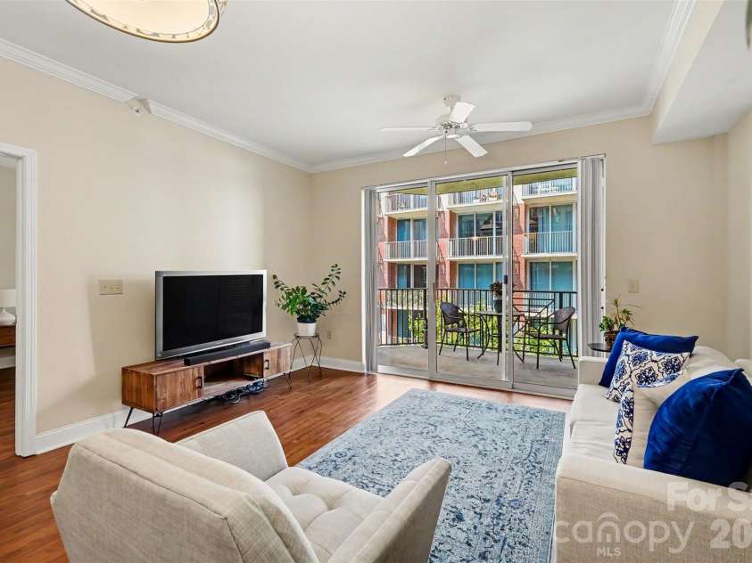 300 5th Street, Charlotte, NC 28202.  MLS# CAR4421871, YatesRealty ID 6865. 
