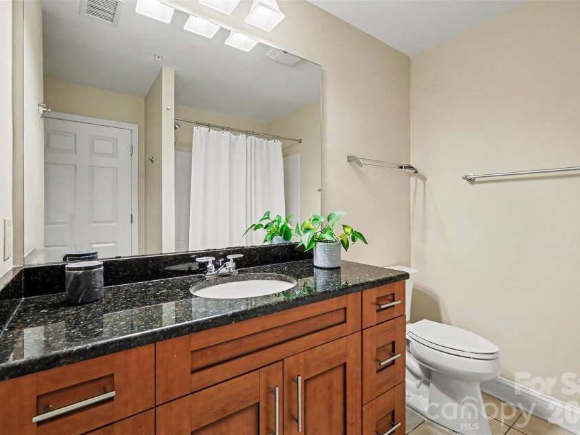 300 5th Street, Charlotte, NC 28202.  MLS# CAR4421871, YatesRealty ID 6865. 