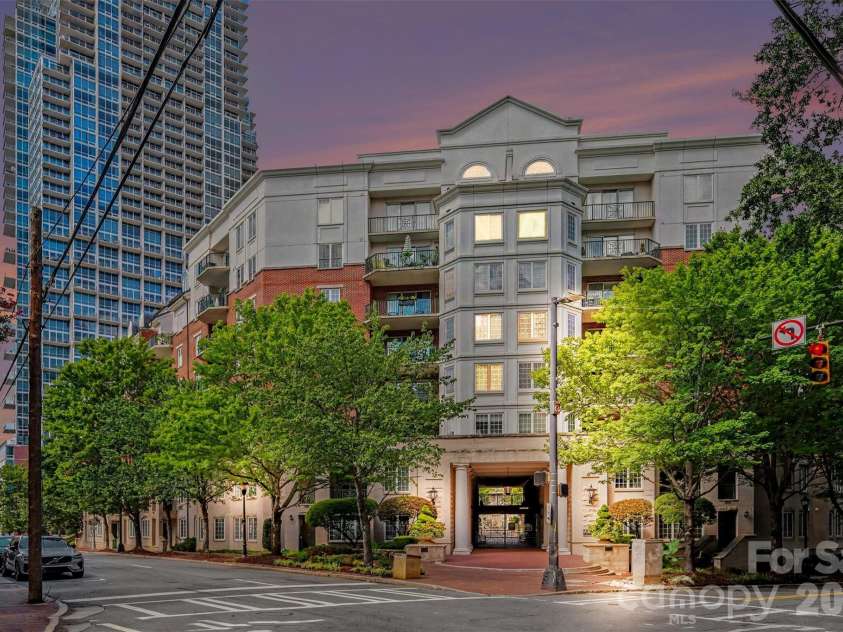 300 5th Street, Charlotte, NC 28202.  MLS# CAR4421871, YatesRealty ID 6865. 
