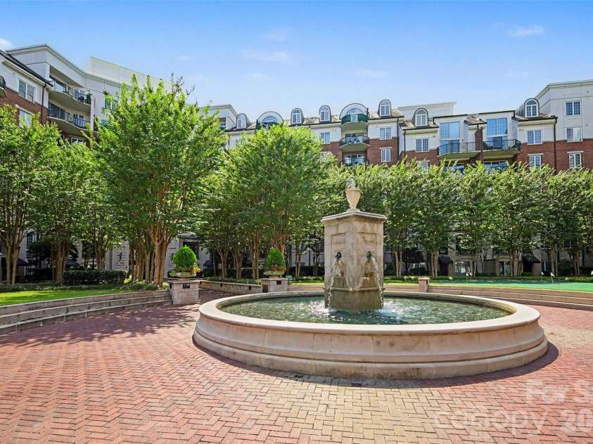 300 5th Street, Charlotte, NC 28202.  MLS# CAR4421871, YatesRealty ID 6865. 