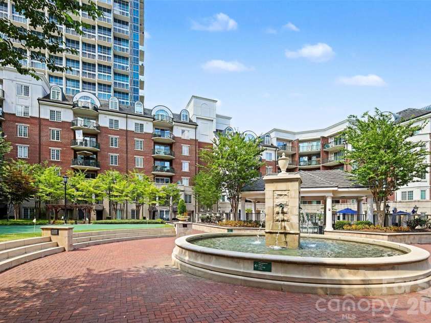 300 5th Street, Charlotte, NC 28202.  MLS# CAR4421871, YatesRealty ID 6865. 
