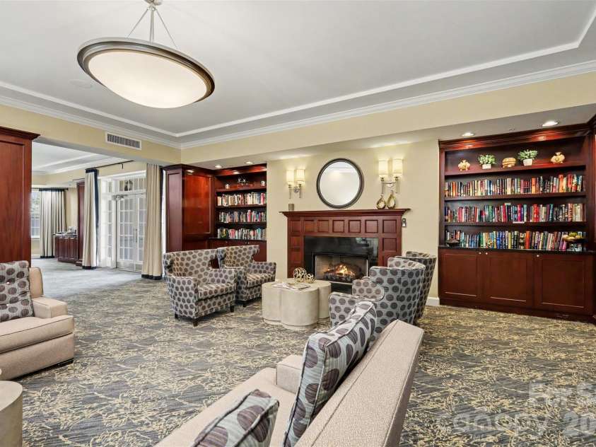 300 5th Street, Charlotte, NC 28202.  MLS# CAR4421871, YatesRealty ID 6865. 