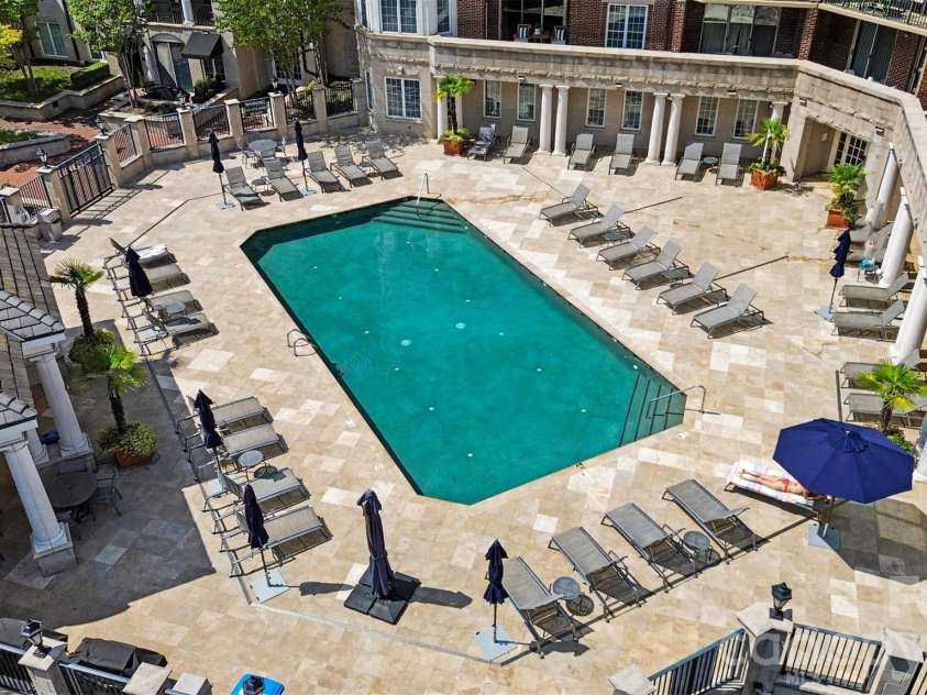 300 5th Street, Charlotte, NC 28202.  MLS# CAR4421871, YatesRealty ID 6865. 
