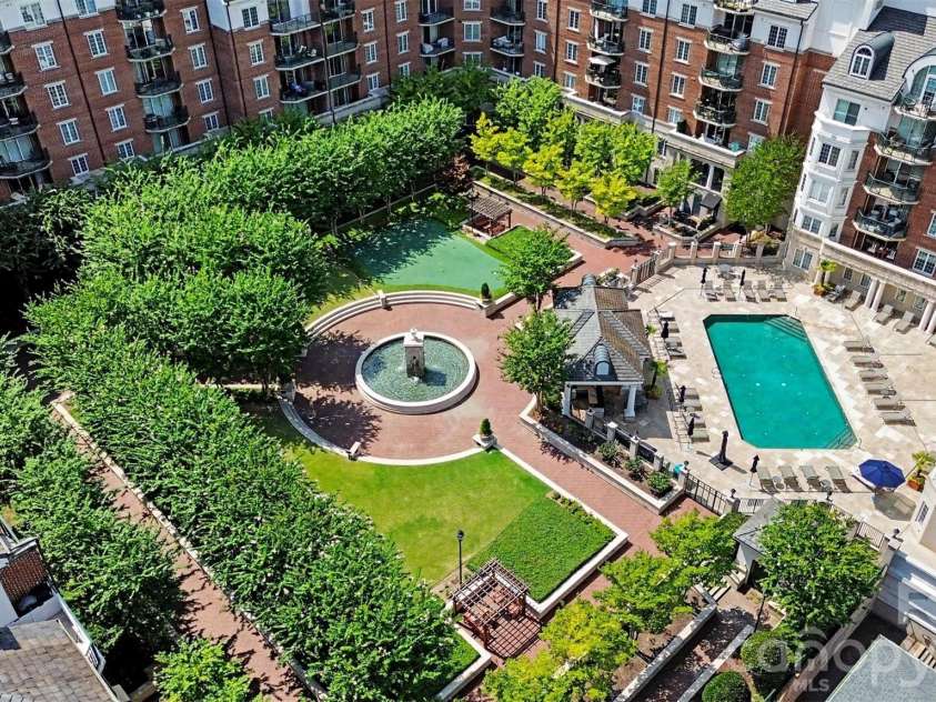 300 5th Street, Charlotte, NC 28202.  MLS# CAR4421871, YatesRealty ID 6865. 