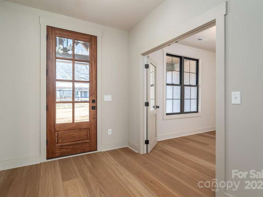 229 Golf Course Road, Maiden, NC 28650.  MLS# CAR4196288, YatesRealty ID 6866. 